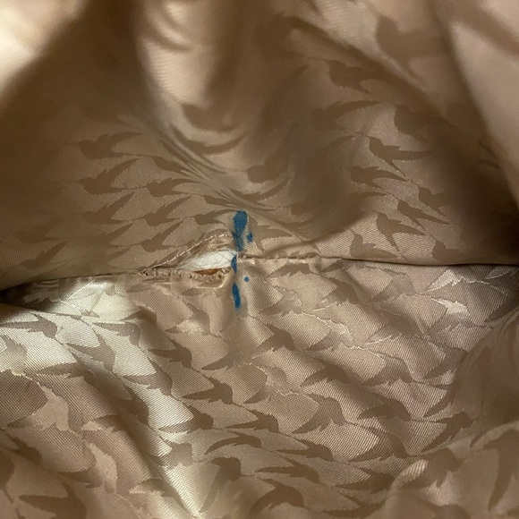 Tear in lo & sons the pearl bag for more photos - Picture 2 of 2